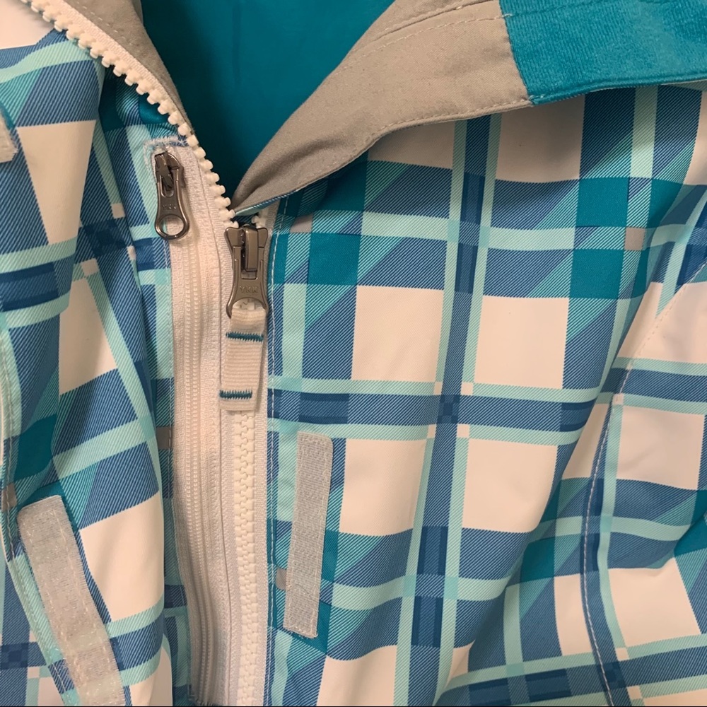 New Roxy Snowboarding Jacket - Picture 6 of 9